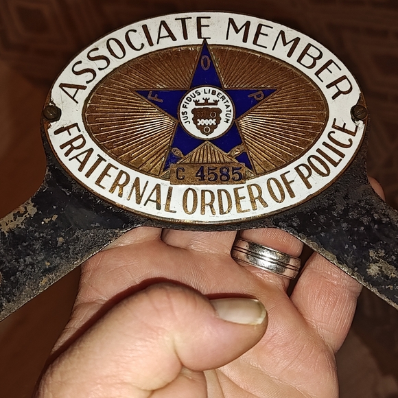 Fraternal Order of Police Associate Member ANTIQUE 1920-1930s RARE TOPPER EMBLEM - Picture 9 of 16